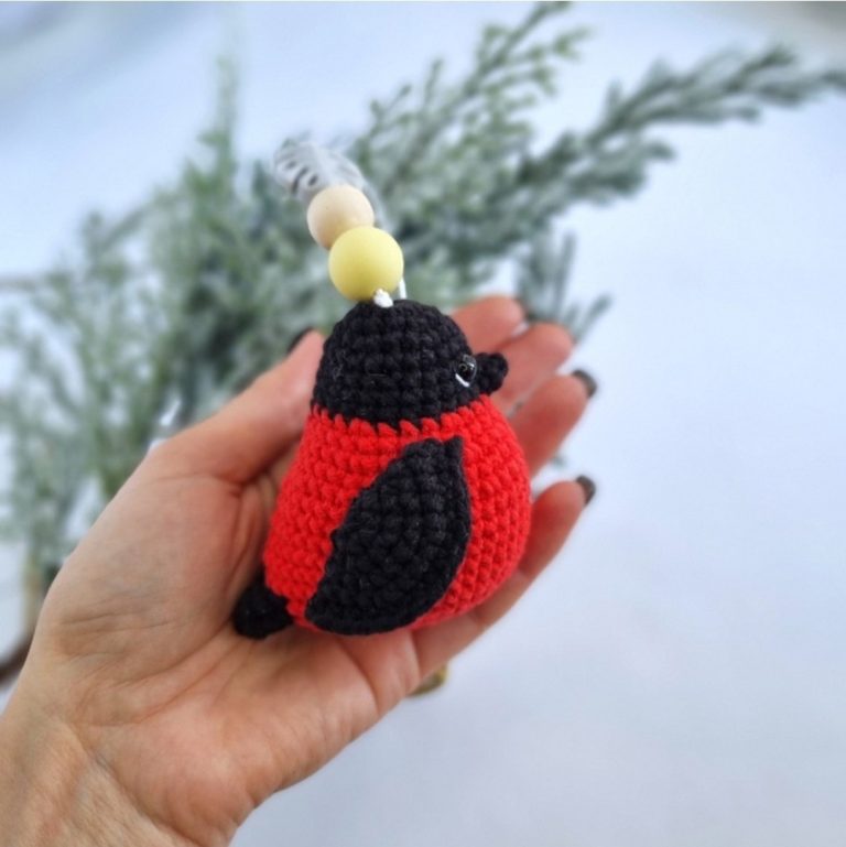Bullfinch Amigurumi – Free Crochet Pattern
